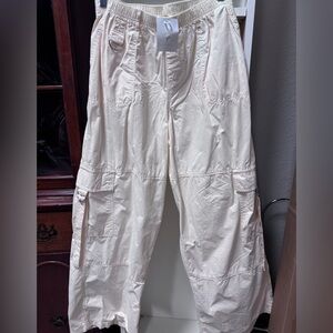 Women’s Cream Cargo Pants